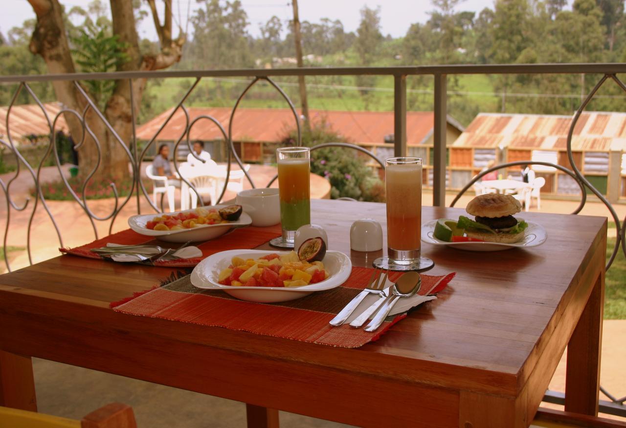 Dutchess Hotel And Restaurant Fort Portal Exterior photo